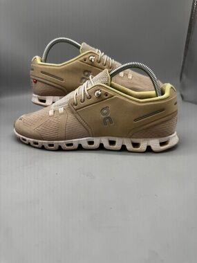 On Womens Cloud Shoes Sandy Brown Women's Size 9.5 Running Sneakers Activewear